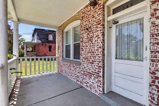 Building Photo - 349 51st St