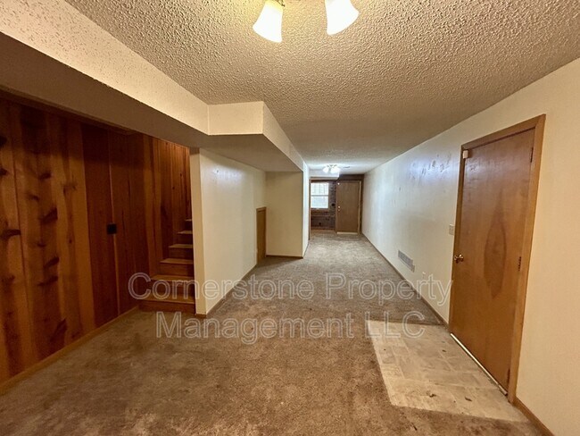 Building Photo - 723 Locust St