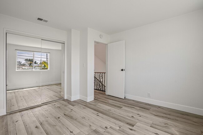 Building Photo - 4543 168th St