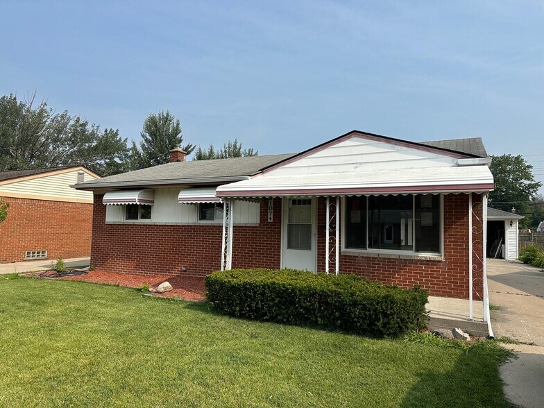 Building Photo - 31074 Birchwood St