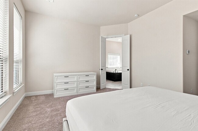 Building Photo - 118 Lavender Ln