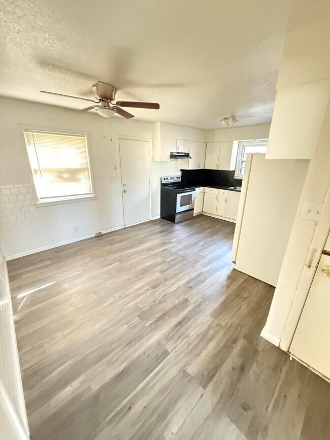 Building Photo - 2609 42nd St