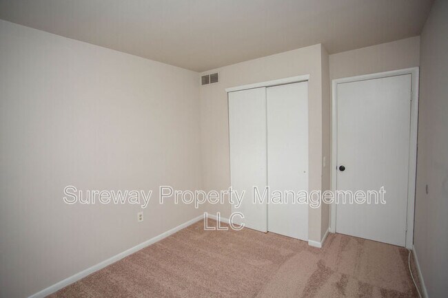 Building Photo - 137 Brent Ct