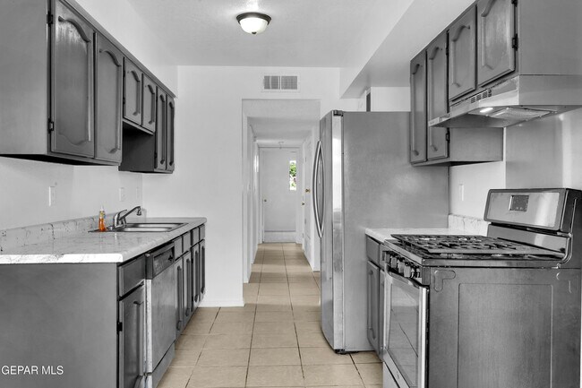 Building Photo - 1529 Babe Hiskey Ln