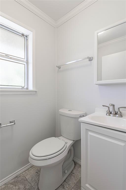 Building Photo - 2800 Lake Rd