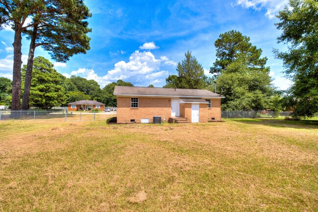 Building Photo - 3640 Lindella Rd