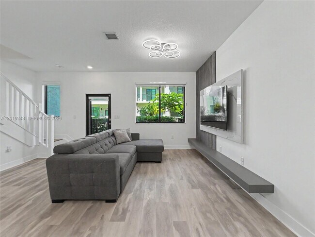 Building Photo - 4527 NW 83rd Path