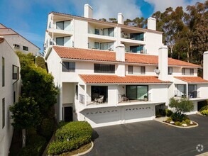 Building Photo - Seaview Hills Condo in Midtown Ventura