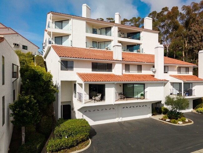 Primary Photo - Seaview Hills Condo in Midtown Ventura