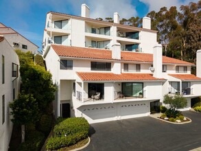 Building Photo - Seaview Hills Condo in Midtown Ventura