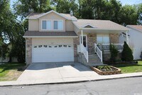 Building Photo - 3217 Ivy Park Dr