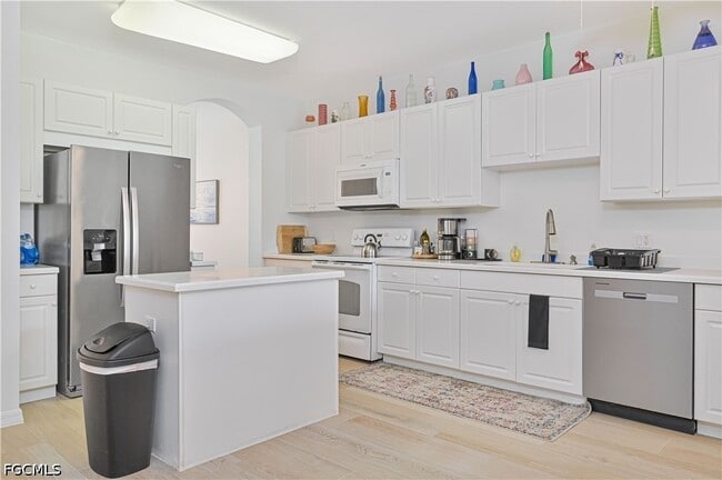 Building Photo - 9601 Spanish Moss Way