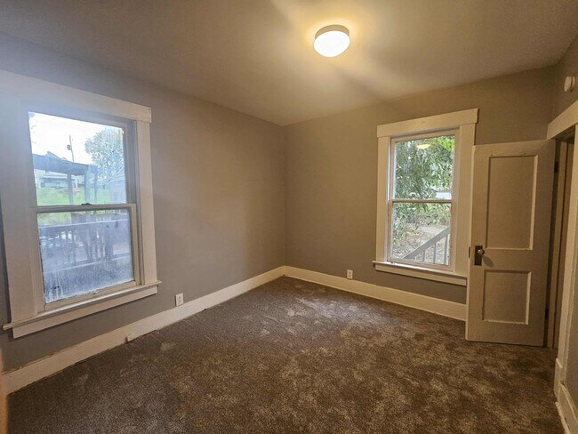 Building Photo - 1330 Louisiana Ave NW