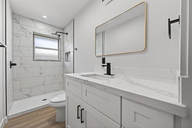 Building Photo - 6621 Jason St