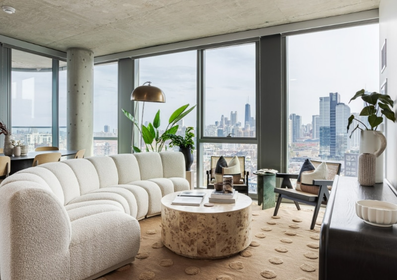 Primary Photo - 1104 W Carroll Ave