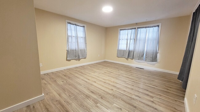 Building Photo - 2701 Wilshire Blvd