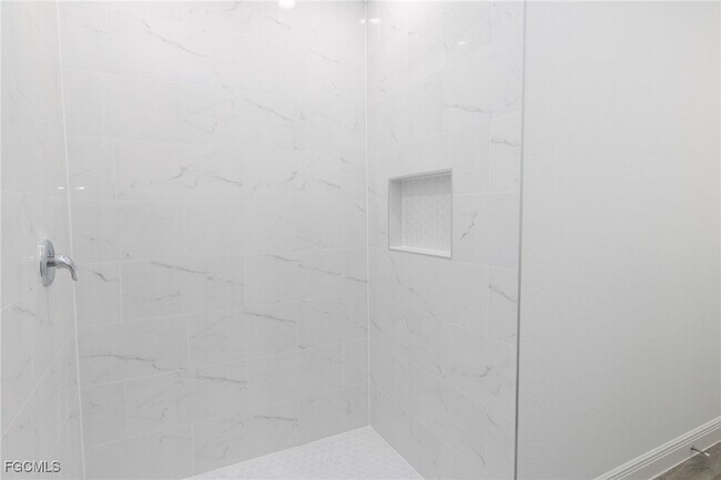 Building Photo - 6027 Pecan Cir