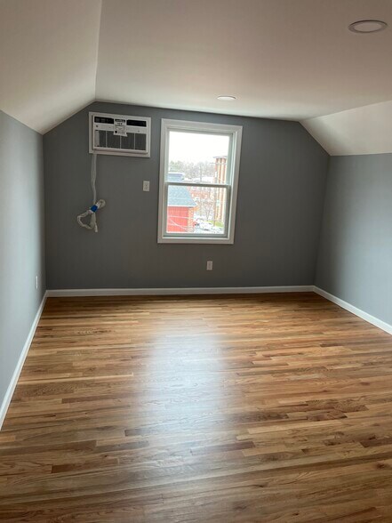 Bonus Room in Attic with A/C - 41 Henry St