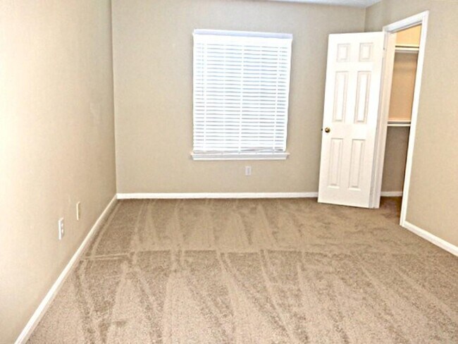 Building Photo - 2906 Tara Gables Ct