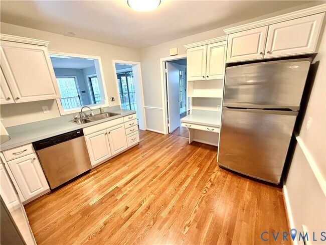 Building Photo - 11402 Creekside Dr