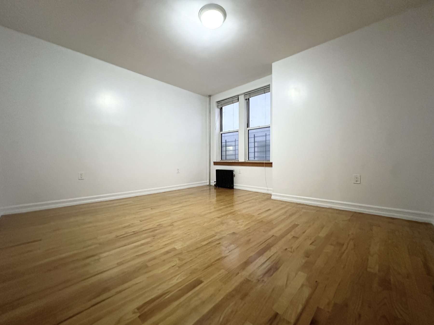 Building Photo - 707 W 171st St