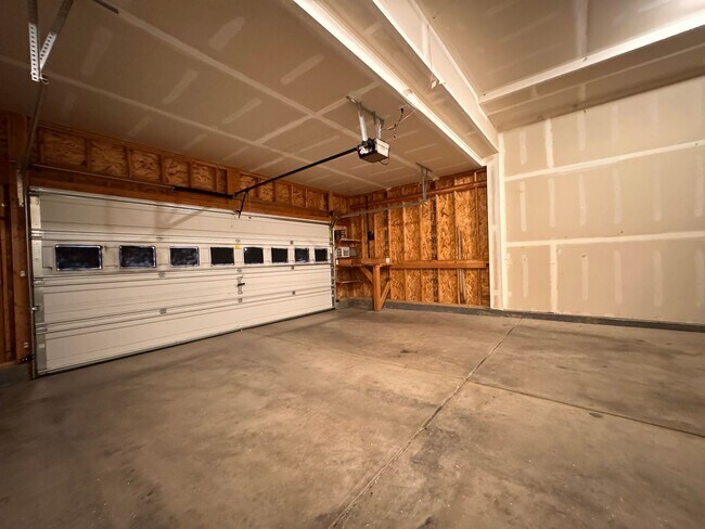 Building Photo - Beautiful Home Southeast Ft. Collilns