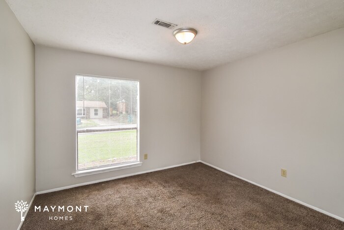 Building Photo - 232 Pinewood Dr