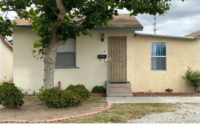Primary Photo - 22026 S Main St