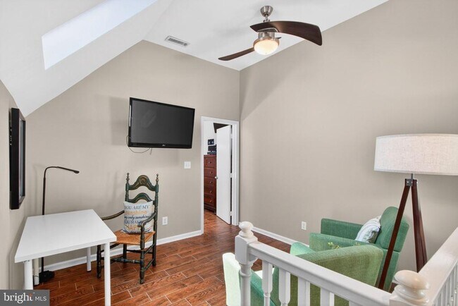 Building Photo - 3 Tall Oaks Ct