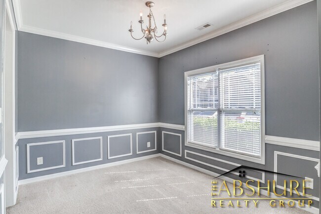 Building Photo - 2136 Sunny Cove Dr