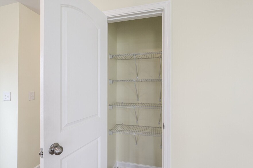 Building Photo - 1562 Onalee Dr