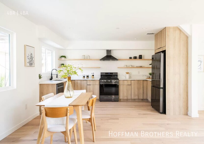 Building Photo - 2683 Roseview Ave