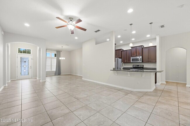 Building Photo - 15653 Mason Lakes Dr
