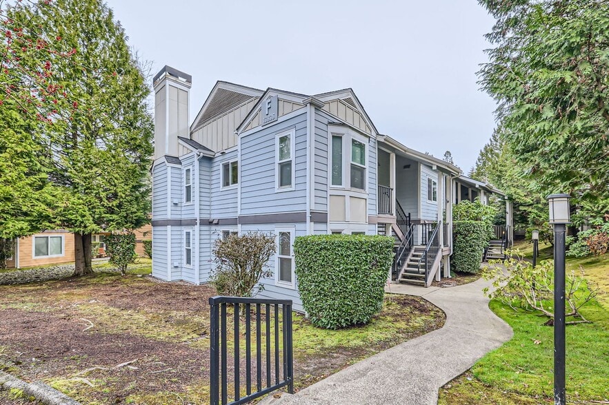 Building Photo - The Martine Apartments