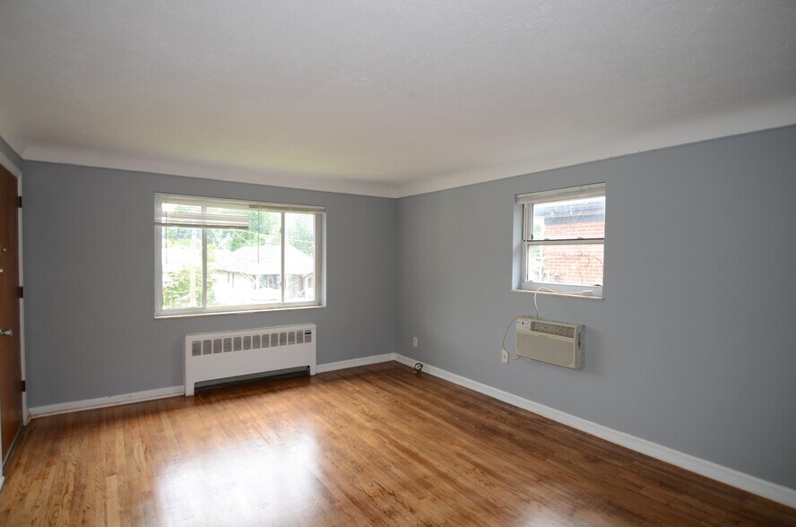 Building Photo - 7121 Delaware Ave