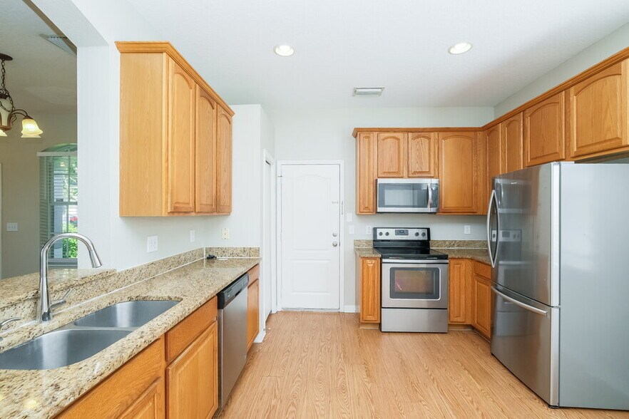 Building Photo - 8564 Deer Chase Dr