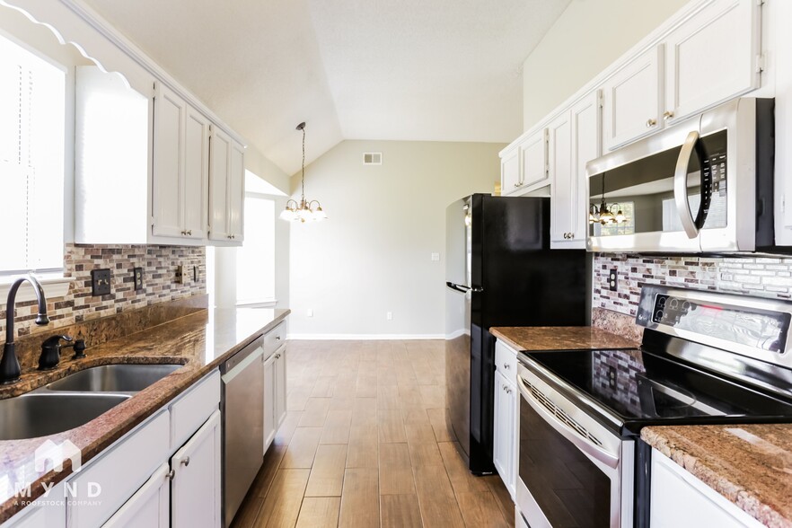 Building Photo - 7357 Lee Ann Dr