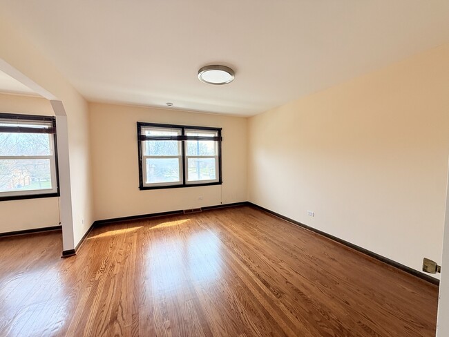 Building Photo - 4220 Oakton St