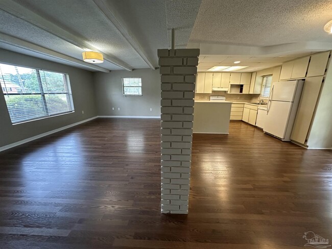 Building Photo - 3955 San Gabriel Dr