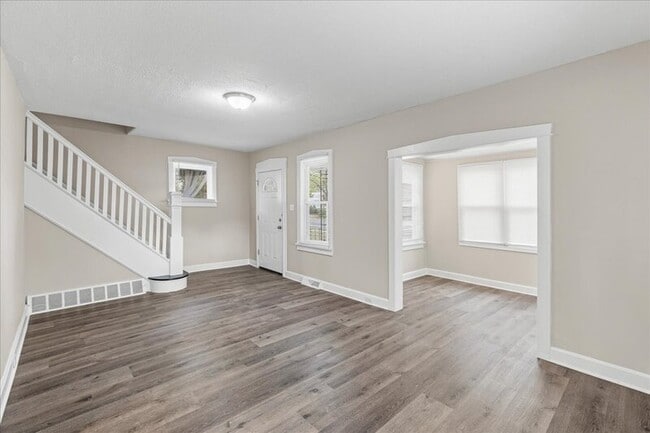 Building Photo - 122 W Somerdale Rd