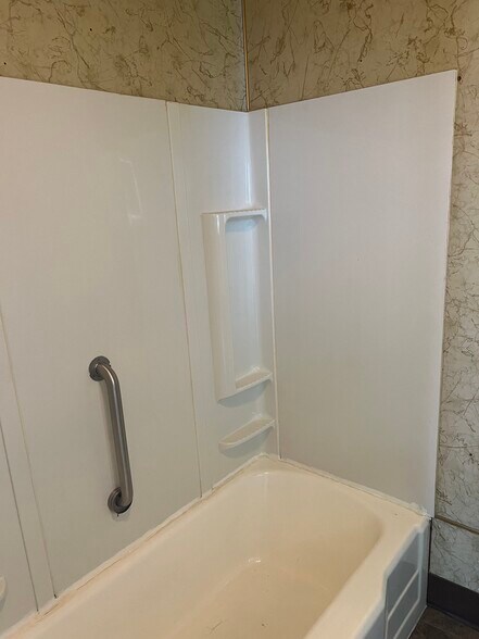 Building Photo - 2003 8th Ave