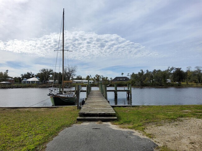 Building Photo - 7402 Hwy 2302