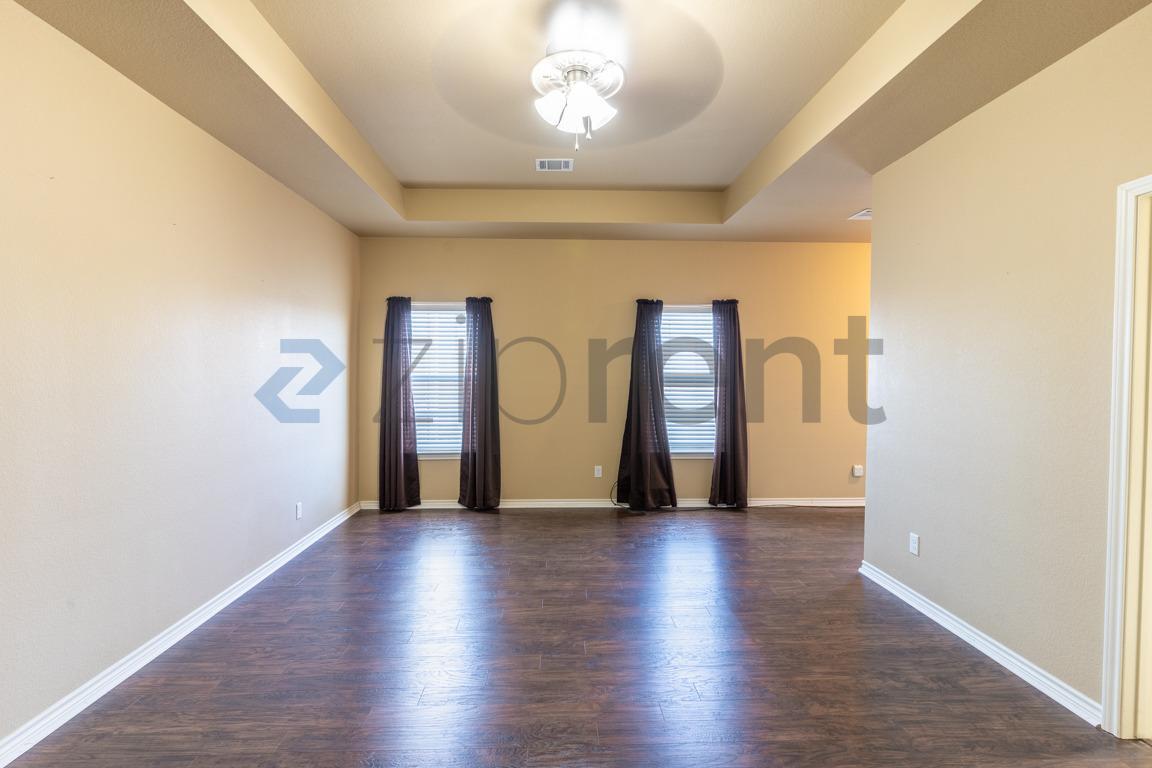 Building Photo - Unit