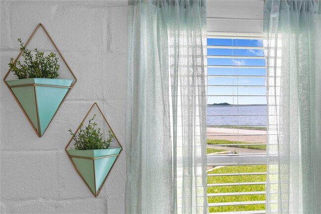 Building Photo - 1305 S 26th St