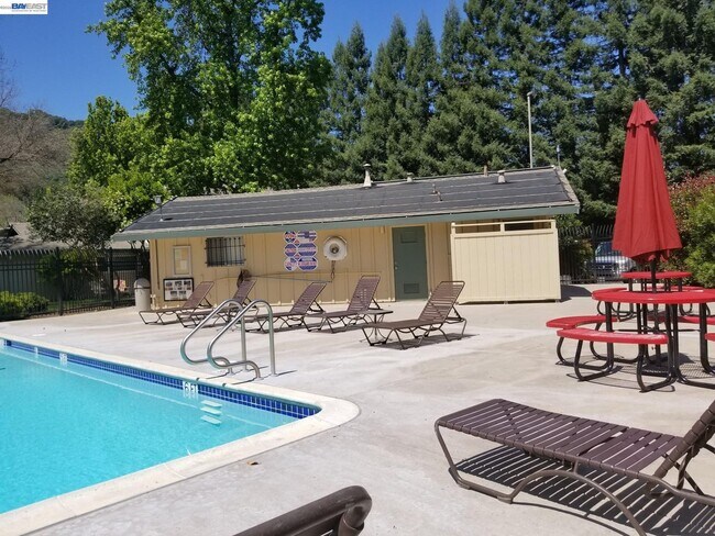 Building Photo - 2170 Arroyo Ct