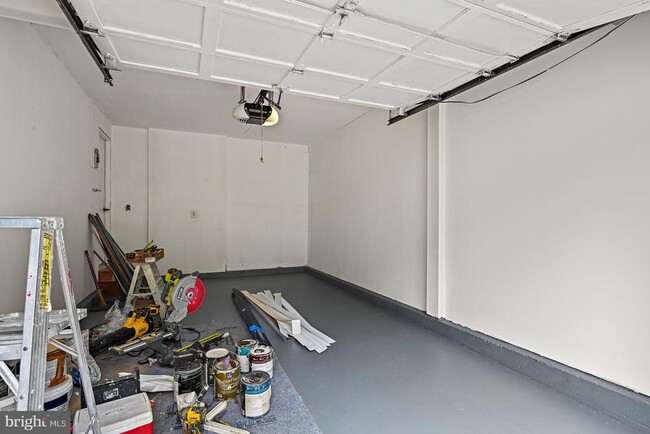 Building Photo - 9409 Mirror Pond Dr