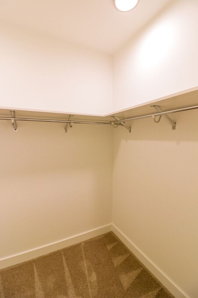 Building Photo - 4bd/3ba Newcastle House