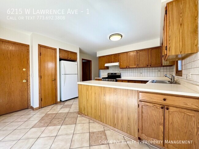 Building Photo - 6215 W Lawrence Ave