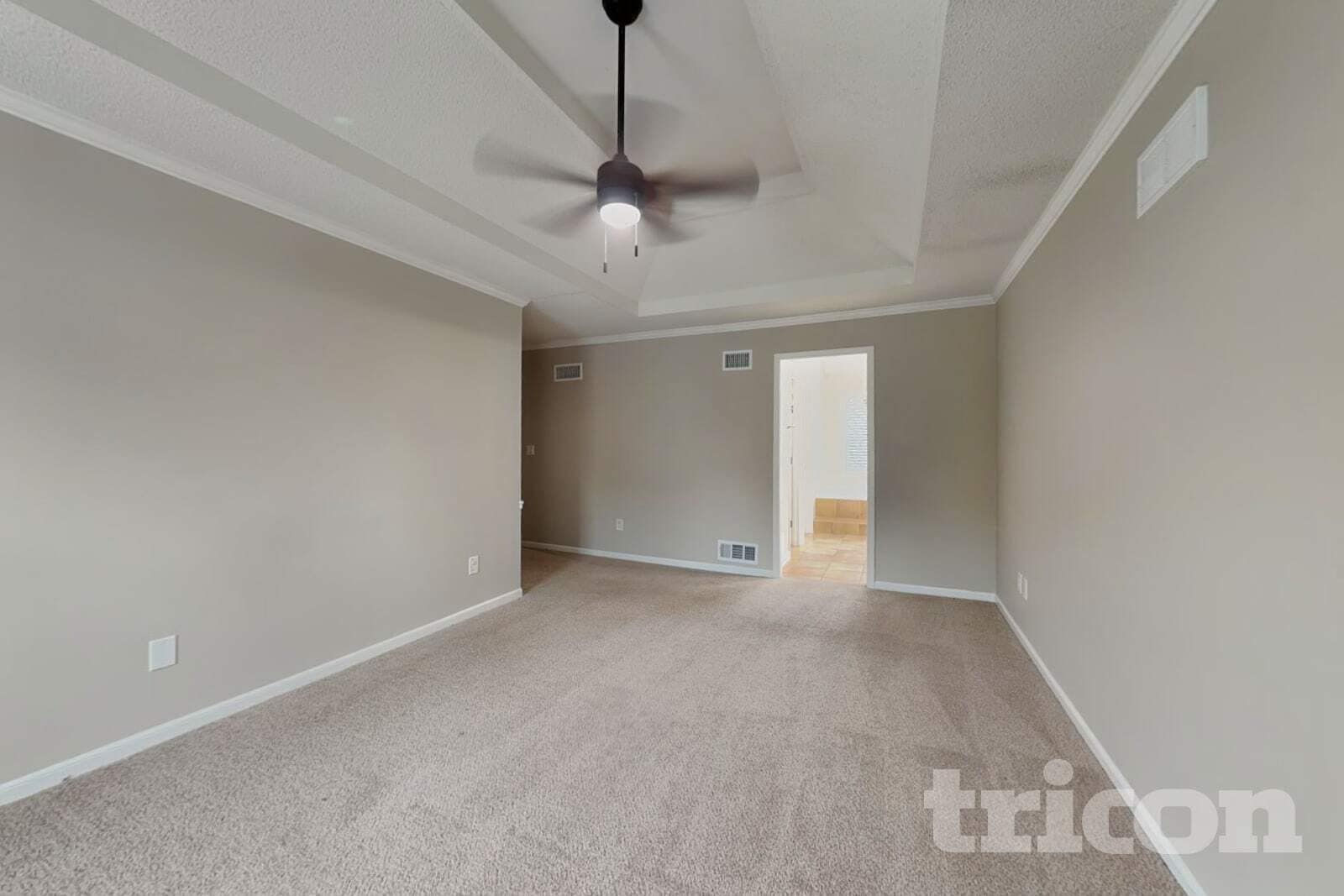 Building Photo - 9719 N Kenwood Ct