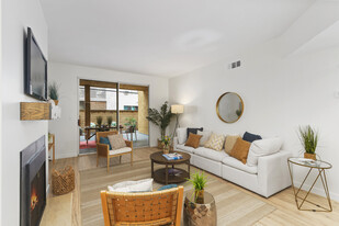 Building Photo - 384 Redondo Ave